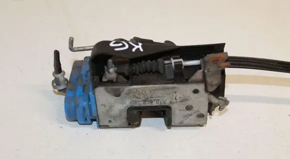 Audi A8 S8 D2 4D Rear door lock 4D0839015A
