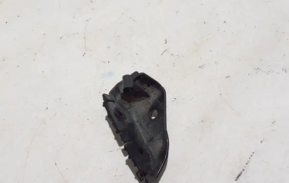Renault Megane E-Tech Front bumper mounting bracket 622211033R