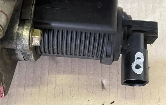 Opel Vivaro EGR valve 8200354784 94874600488