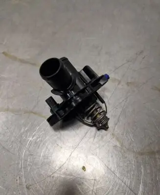 Opel Corsa F Thermostat/thermostat housing 9811034680 EMG5