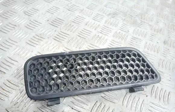 Renault Scenic I Front bumper upper radiator grill 7700428467