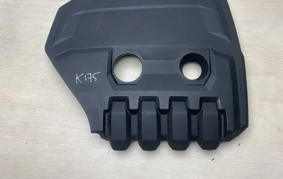 Volkswagen Golf VIII Engine cover (trim) 05E103925P