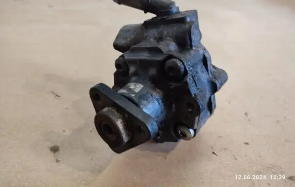 Audi A4 S4 B8 8K Power steering pump 8K0145154G
