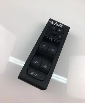 Volvo XC40 Electric window control switch 32319765