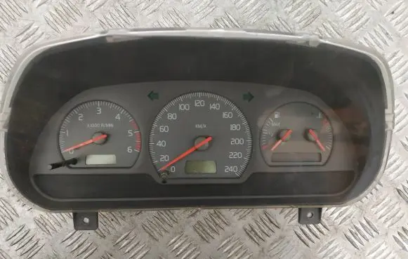 Volvo S40, V40 Speedometer (instrument cluster) 30889704