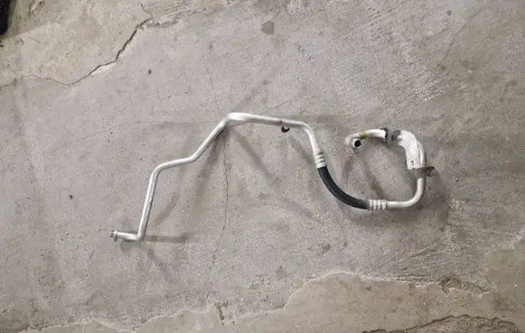 Opel Vivaro Air conditioning (A/C) pipe/hose