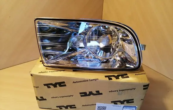 Skoda Octavia Mk2 (1Z) Front fog light