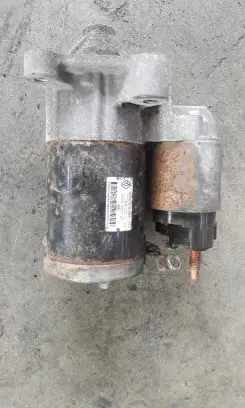 Renault Kangoo II Starter motor 8200815083