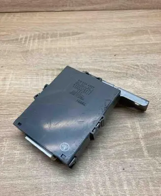 Subaru Outback Door central lock control unit/module 88821AG010 2324005411