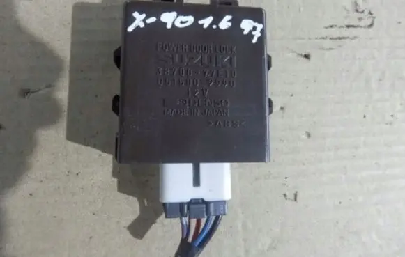 Suzuki Swift II Wing mirror control module 3717171L11