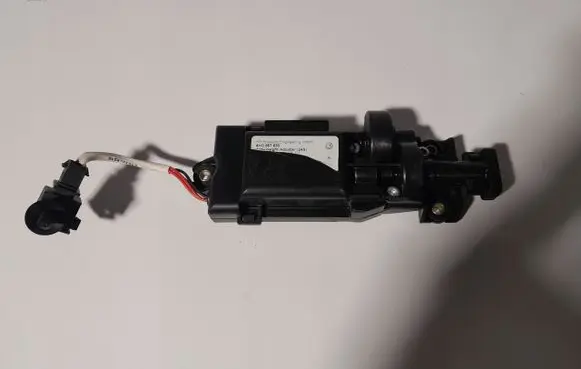 Audi A8 S8 D4 4H Seat belt adjustment motor 4H0857833
