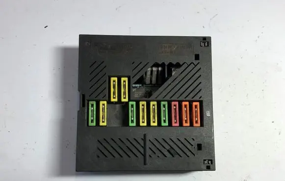 BMW 7 E65 E66 Fuse module 13943711 7510638