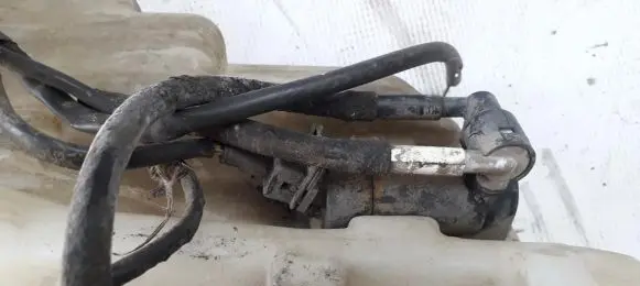 Ford Mondeo Mk III Windscreen/windshield washer pump 1S7113K163 1S71-13K163