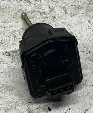 Audi A6 S6 C4 4A Headlight level adjustment motor 4A0941295