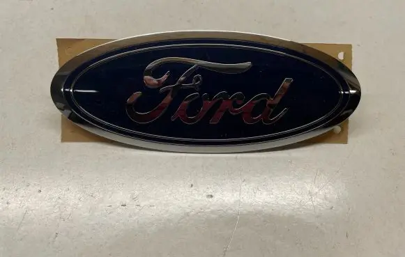 Ford Fiesta Manufacturer badge logo/emblem 2069895