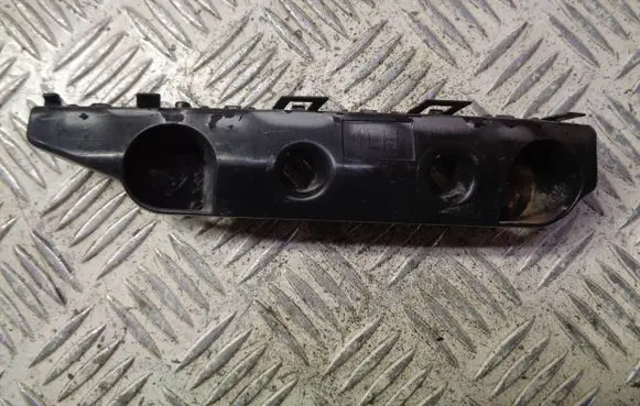 Nissan Pulsar Front bumper mounting bracket 622253ZL0A