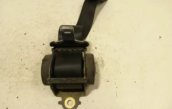 Citroen C4 I Middle seatbelt (rear) D506452