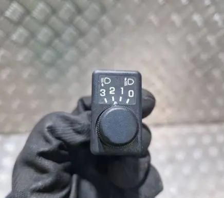 Nissan Terrano Headlight level height control switch 251900F000 00696900