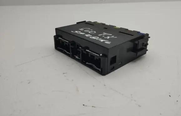 Lexus GS 300 350 430 450H Fuse module 8921153020
