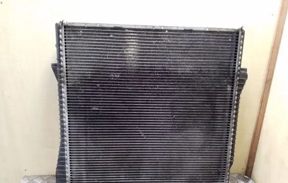 BMW X5 E53 Coolant radiator 17117788387