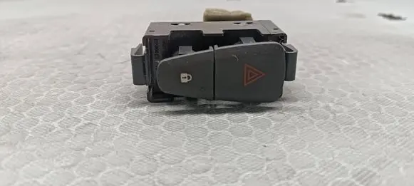 Dacia Sandero II Hazard light switch E3160101