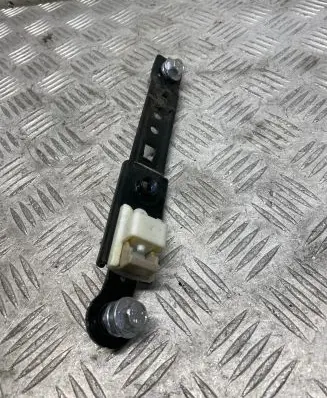 Hyundai Santa Fe Seat belt adjustment rail 