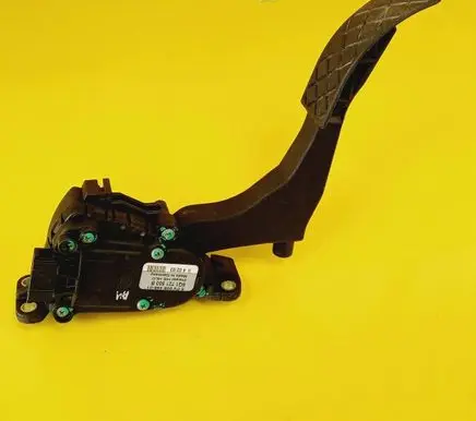 Seat Ibiza III (6L) Accelerator throttle pedal 6Q1721503B