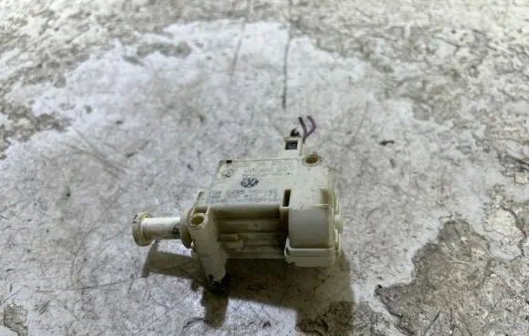 Volkswagen Golf V Central locking motor 3C0810773 3D0807782 2035N07142