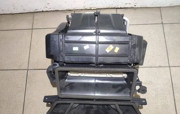 Interior heater climate box assembly