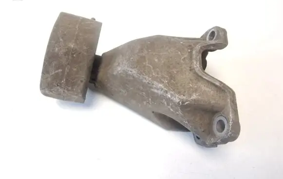 Volkswagen PASSAT B5 Engine mounting bracket 8D0399113AB