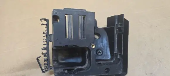 Volkswagen PASSAT B6 Fuse box cover 1K0907361B
