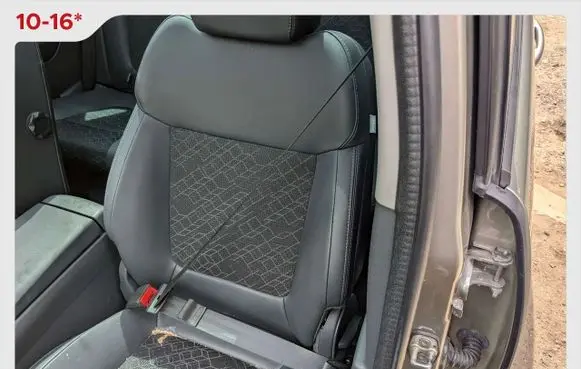 Peugeot 3008 II Front seatbelt T84