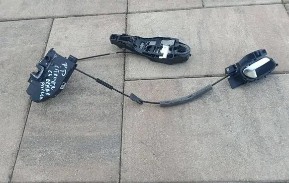 Citroen C4 II Picasso Front door lock 9810310280