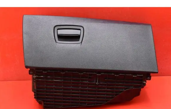 Glove box
