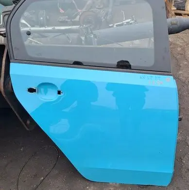 Volkswagen Up Rear door