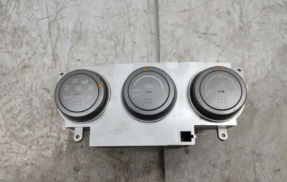 Subaru Impreza II Climate control unit 72311FE080