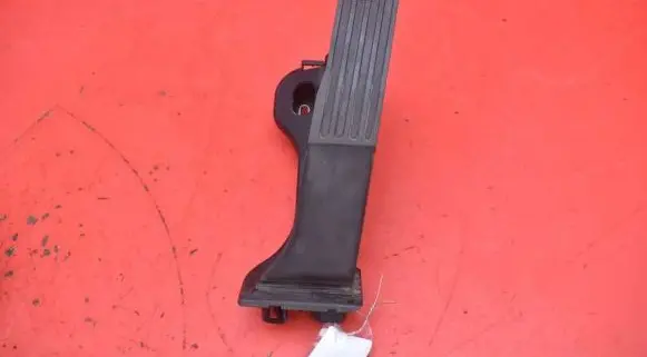 Volkswagen Golf Plus Accelerator throttle pedal 1K1721503AA