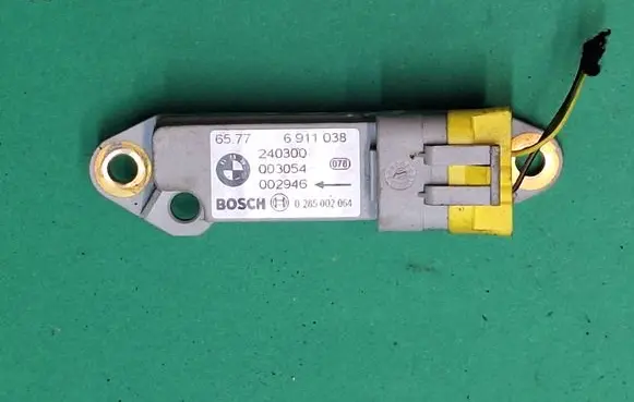BMW 3 E46 Airbag deployment crash/impact sensor 0285002064 240300 6911038