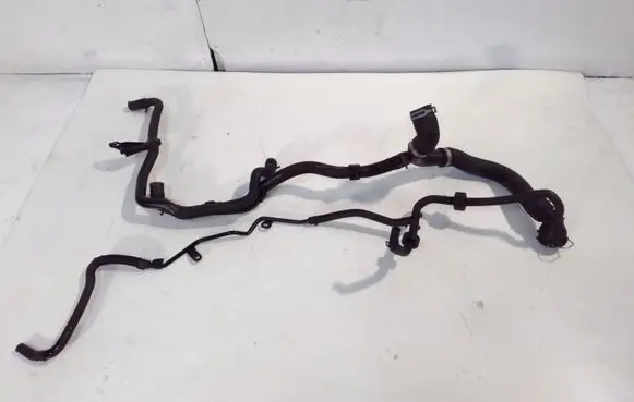 Volkswagen PASSAT B7 Engine coolant pipe/hose 3AA122101