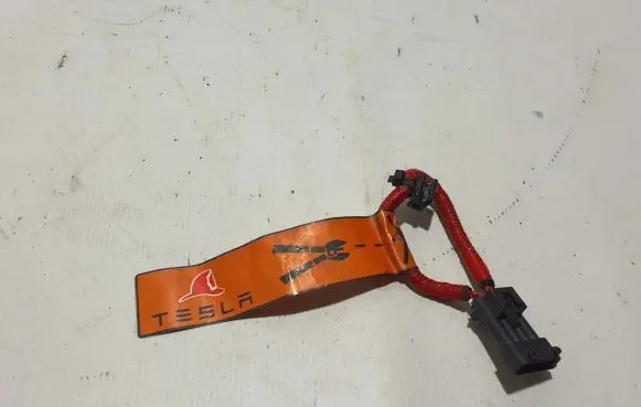 Tesla Model S Battery relay fuse 1015585