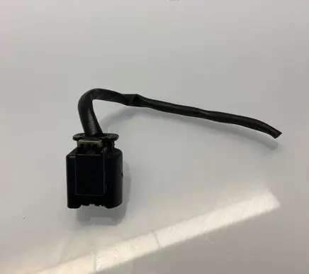 Mercedes-Benz ML W164 Fuel injector wires A0525453826 0525453826