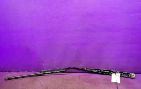 Skoda Fabia Mk3 (NJ) Front wiper blade arm 6V1955410A