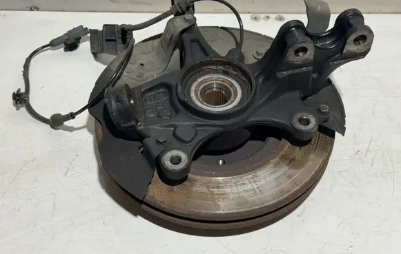 Peugeot 308 Front wheel hub