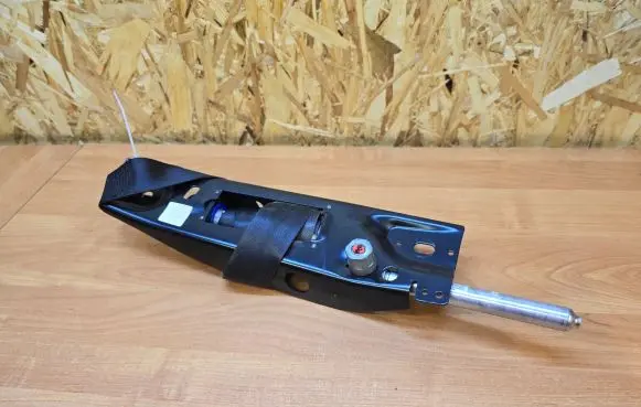 Volvo XC70 Front seatbelt 6237153308