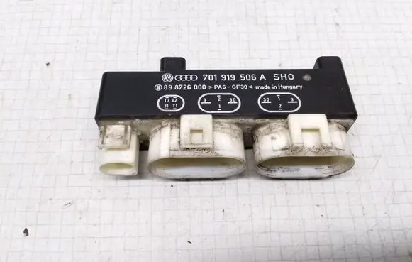 Volkswagen Sharan Coolant fan relay 701919506A 898726000