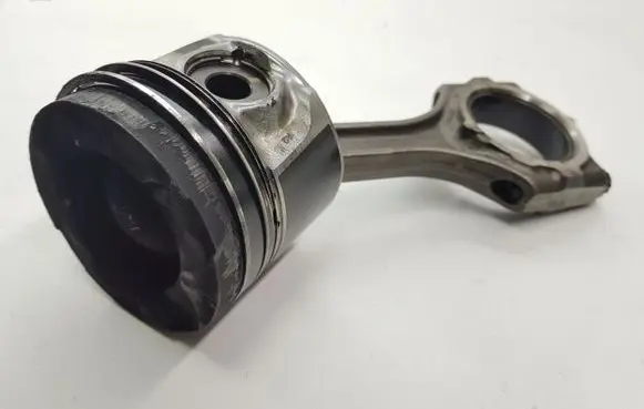 Toyota Corolla Verso AR10 Piston with connecting rod 8FA06579