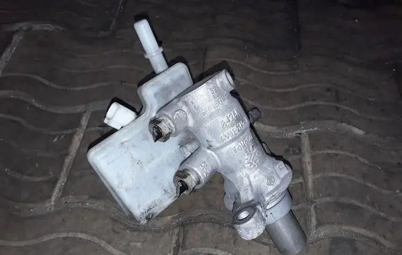 Ford C-MAX II Master brake cylinder 03350854051