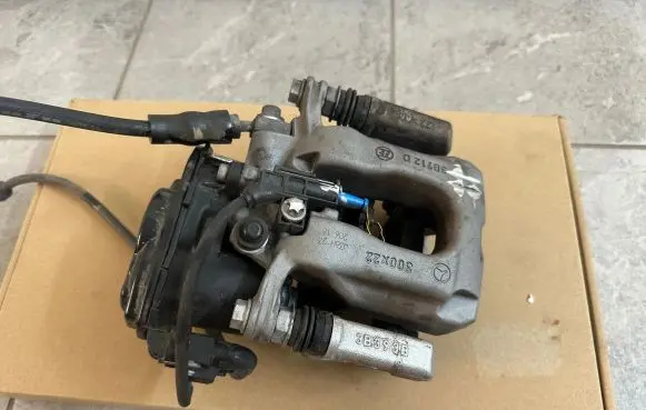 Mercedes-Benz C W206 Rear brake caliper 3B712D A007A345F