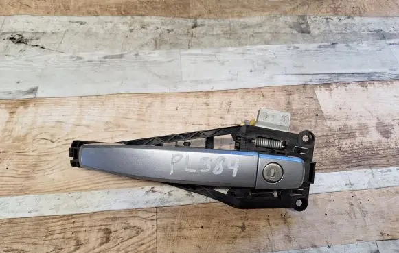Opel Zafira B Front door exterior handle