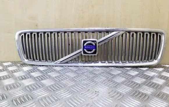 Volvo V70 Front bumper upper radiator grill 9190385 09190386